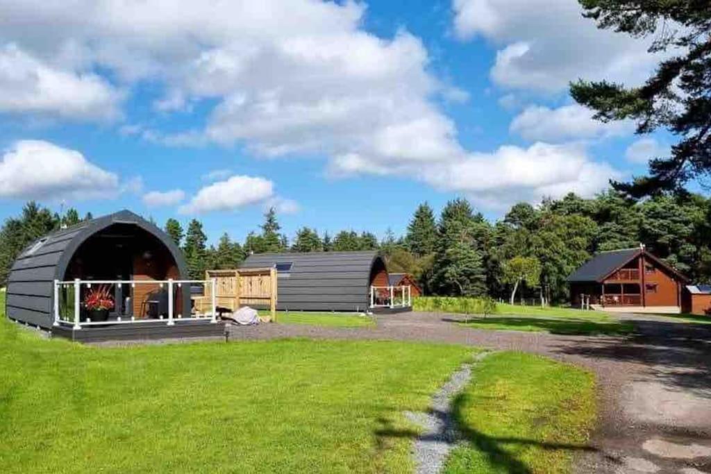 Red Squirrel Log Cabin With Hot Tub 키이스 외부 사진