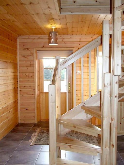 Red Squirrel Log Cabin With Hot Tub 키이스 외부 사진